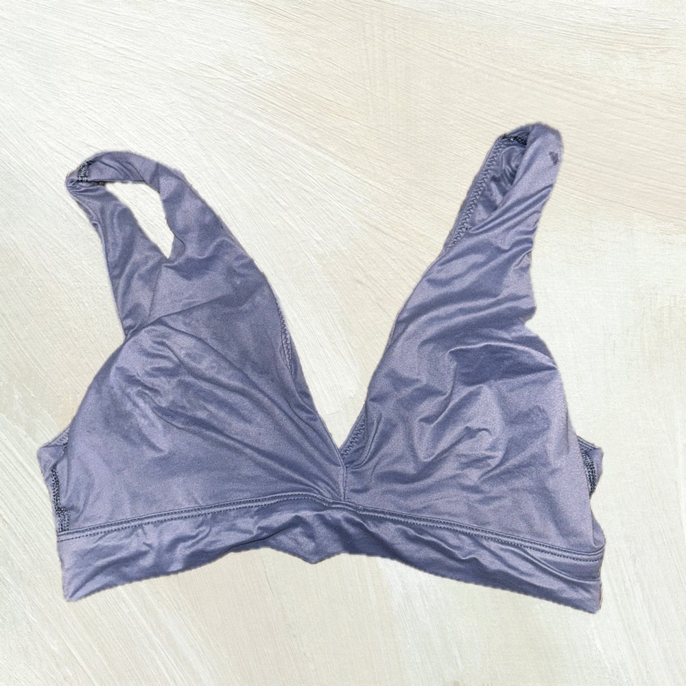 Victoria’s Secret Wireless Plunge Lounge Bra